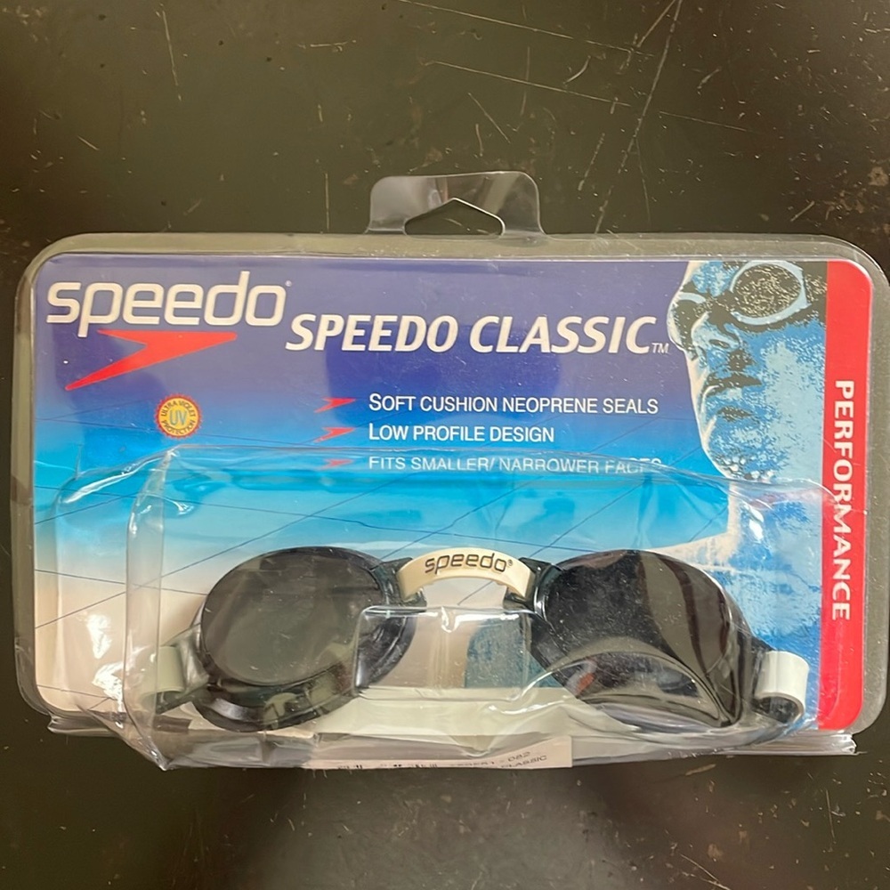 NWT Speedo classic performance swim goggles.